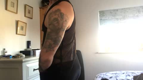 feeding_you online show from November 26, 10:16 am