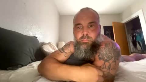 FeelGood3232 online show from May 24, 8:25 pm
