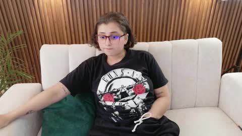 Feelena online show from December 22, 7:22 pm