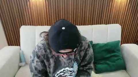 Snapshot of feelina_firesoul chatting on July 7, 2:32 pm Feelena online show from July 7, 2:32 pm
