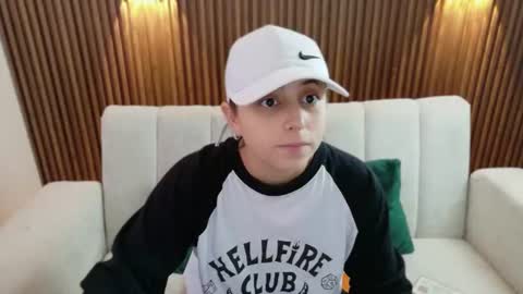 Snapshot of feelina_firesoul chatting on July 19, 6:00 pm Feelena online show from July 19, 6:00 pm