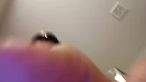 Snapshot of feelsbomber chatting on January 27, 6:09 am feelsbomber online show from January 27, 6:09 am