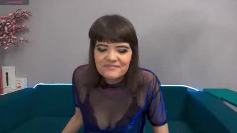 Laura online show from October 2, 5:25 am