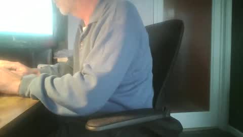 Snapshot of feet_fan69 chatting on December 10, 2:17 pm John Buck online show from December 10, 2:17 pm