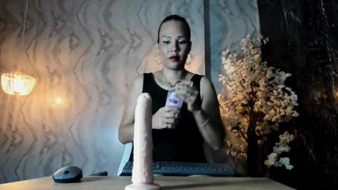 Snapshot of feetbynic chatting on October 25, 2:24 pm feetbynic online show from October 25, 2:24 pm