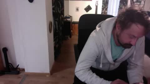 feetkissboy online show from November 9, 6:33 am