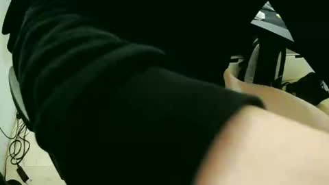 Snapshot of feetlover7878 chatting on January 8, 9:55 pm feetlover7878 online show from January 8, 9:55 pm