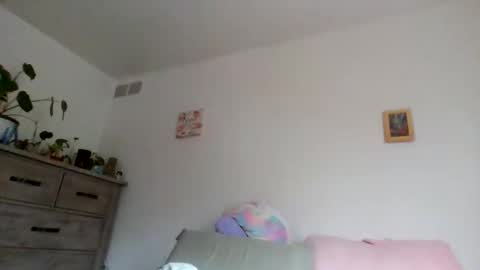 Snapshot of feetnymph chatting on March 7, 8:50 pm Soley online show from March 7, 8:50 pm