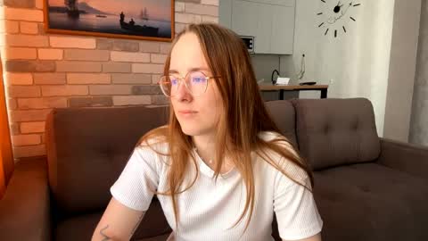 Mary online show from April 2, 8:12 am