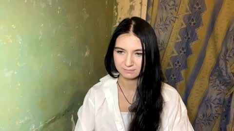 Lola online show from March 18, 8:45 pm