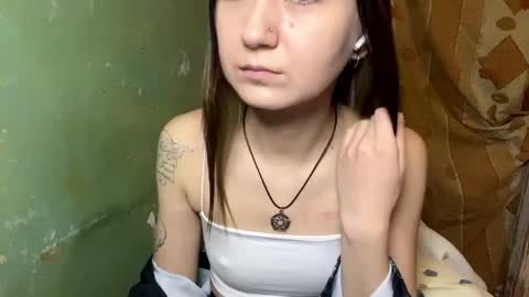 Lola online show from April 16, 9:39 pm