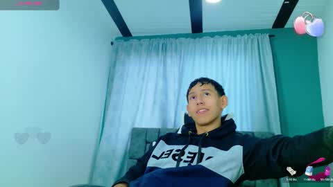 Snapshot of felipehotgonzalez chatting on November 16, 12:44 pm felipehotgonzalez online show from November 16, 12:44 pm