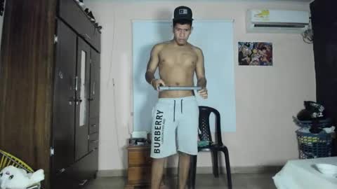 Snapshot of felipereyes28cm chatting on November 27, 5:42 am Felipe online show from November 27, 5:42 am