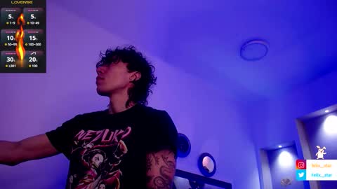 Snapshot of felix__star chatting on November 19, 8:09 pm Felix online show from November 19, 8:09 pm