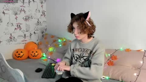 Felix online show from October 31, 4:24 am