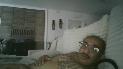 felixrlarios25 online show from July 17, 9:08 pm