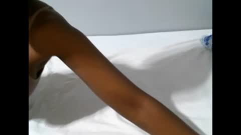 Snapshot of femaqueen chatting on February 19, 6:43 pm Navil online show from February 19, 6:43 pm