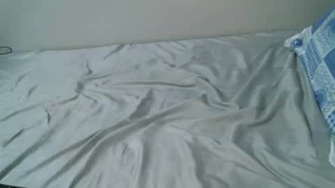 Snapshot of femaqueen chatting on February 27, 9:11 am Navil online show from February 27, 9:11 am