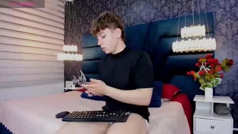 Femboy Max online show from February 23, 11:51 am