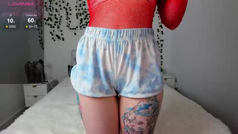 Snapshot of femida_brown chatting on March 2, 7:59 am femida_brown online show from March 2, 7:59 am