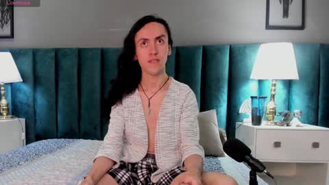 Snapshot of fenix_karoll chatting on December 9, 4:34 am Karol online show from December 9, 4:34 am