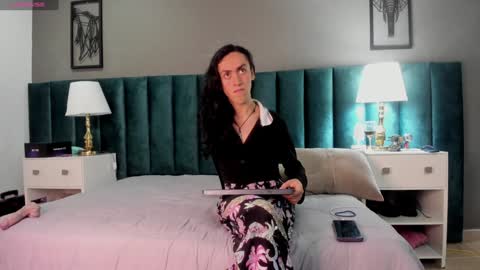 Snapshot of fenix_karoll chatting on December 12, 8:03 am Karol online show from December 12, 8:03 am