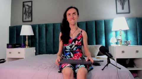 Snapshot of fenix_karoll chatting on December 14, 11:07 am Karol online show from December 14, 11:07 am