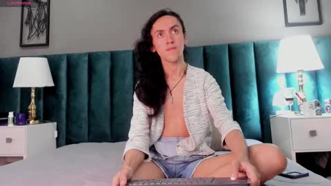 Snapshot of fenix_karoll chatting on December 15, 9:09 pm Karol online show from December 15, 9:09 pm