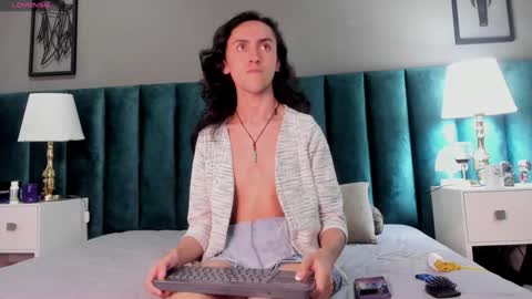 Snapshot of fenix_karoll chatting on December 16, 3:19 am Karol online show from December 16, 3:19 am