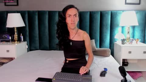 Snapshot of fenix_karoll chatting on January 8, 7:03 am Karol online show from January 8, 7:03 am