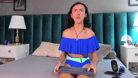 Snapshot of fenix_karoll chatting on February 14, 2:33 pm Karol online show from February 14, 2:33 pm