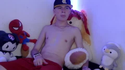 Snapshot of fenixx_777 chatting on February 6, 9:53 am Fenixx 777 online show from February 6, 9:53 am