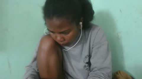 Snapshot of fenou122745 chatting on September 14, 12:15 pm fenou122745 online show from September 14, 12:15 pm