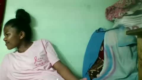 Snapshot of fenou122745 chatting on September 17, 7:15 pm fenou122745 online show from September 17, 7:15 pm