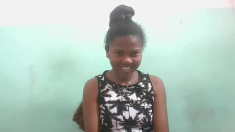 Snapshot of fenou122745 chatting on September 24, 8:17 am fenou122745 online show from September 24, 8:17 am