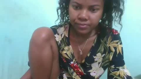 Snapshot of fenou122745 chatting on October 17, 9:01 am fenou122745 online show from October 17, 9:01 am