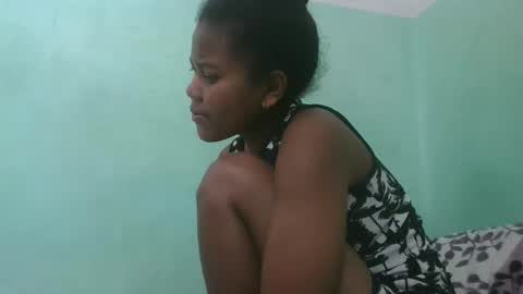 Snapshot of fenou122745 chatting on November 14, 9:08 am fenou122745 online show from November 14, 9:08 am