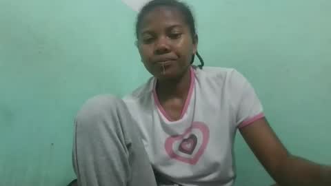 Snapshot of fenou122745 chatting on November 24, 8:19 pm fenou122745 online show from November 24, 8:19 pm