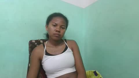 Snapshot of fenou122745 chatting on December 4, 7:28 am fenou122745 online show from December 4, 7:28 am