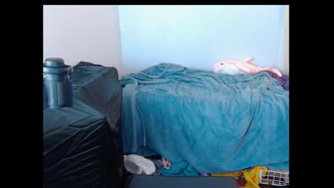 Snapshot of feralasf chatting on January 2, 10:05 am FE fee online show from January 2, 10:05 am