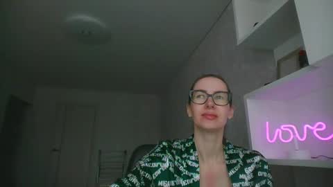 feraliss online show from April 13, 10:10 am