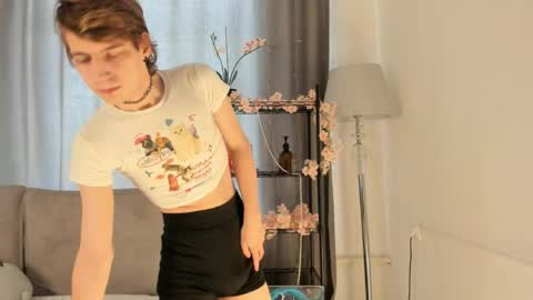 feralsyntax online show from April 5, 6:10 am