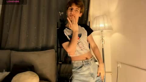 feralsyntax online show from April 15, 5:36 am