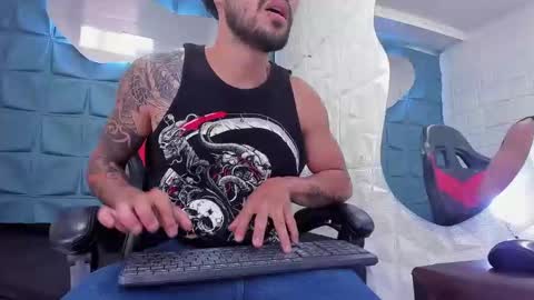 Snapshot of ferchodaniels chatting on February 1, 7:23 pm Daniel Fernando online show from February 1, 7:23 pm