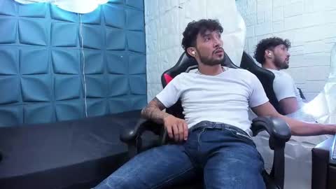 Snapshot of ferchodaniels chatting on February 4, 8:28 pm Daniel Fernando online show from February 4, 8:28 pm