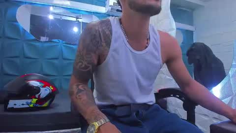 Snapshot of ferchodaniels chatting on March 5, 11:27 pm Daniel Fernando online show from March 5, 11:27 pm