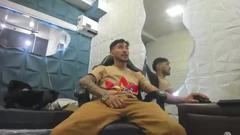 Snapshot of ferchodaniels chatting on March 8, 7:31 pm Daniel Fernando online show from March 8, 7:31 pm