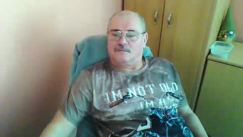 Snapshot of ferda5908736 chatting on January 26, 8:36 am ferda5908736 online show from January 26, 8:36 am