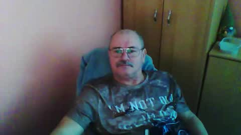Snapshot of ferda5908736 chatting on January 27, 2:02 pm ferda5908736 online show from January 27, 2:02 pm