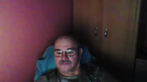 Snapshot of ferda5908736 chatting on February 17, 5:47 am ferda5908736 online show from February 17, 5:47 am